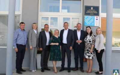 ŽUPAN DARKO KOREN SA SURADNICIMA U OŠ KOPRIVNIČKI IVANEC