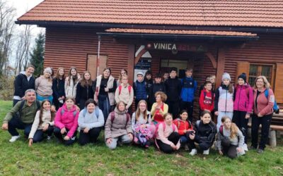 Učenici na planinarskom izletu i posjetu Aquatici u Karlovcu