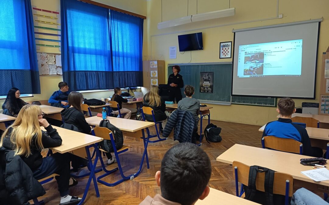 „Postani policajac/policajka“